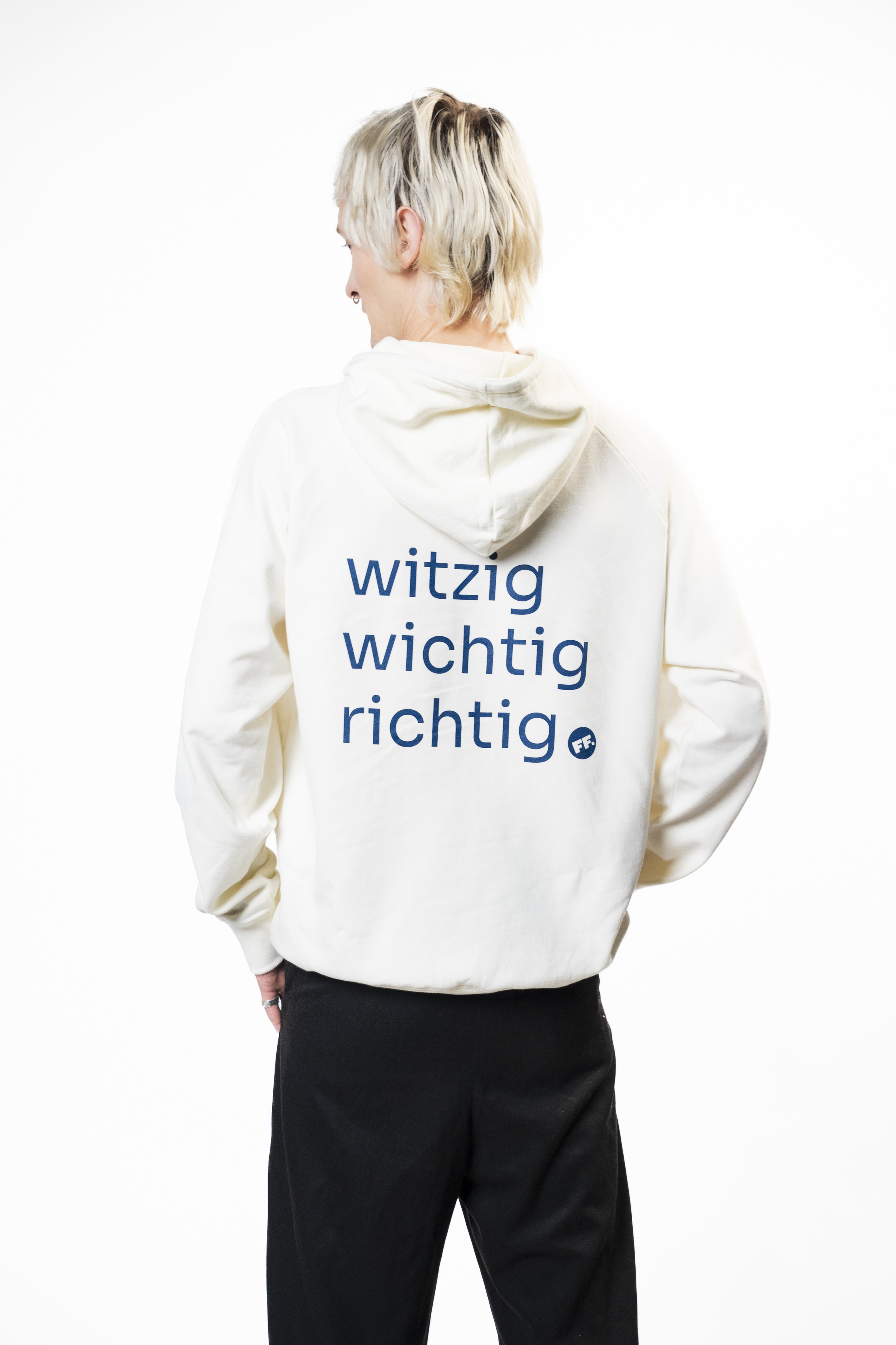 Hoodie "witzig wichtig richtig" natural (hellbeige)